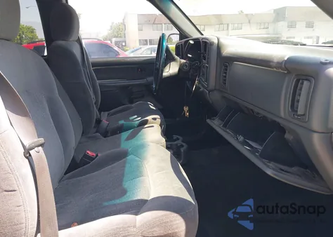 2002 Chevrolet C2500 Ls из США, поврежденный, VIN 1GCHC29U32E117606